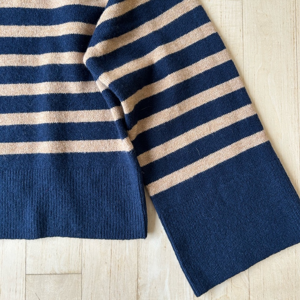 J. Crew Women’s Chunky Crewneck Sweater in Supersoft Yarn Navy/Camel Large NWT - Picture 15 of 16